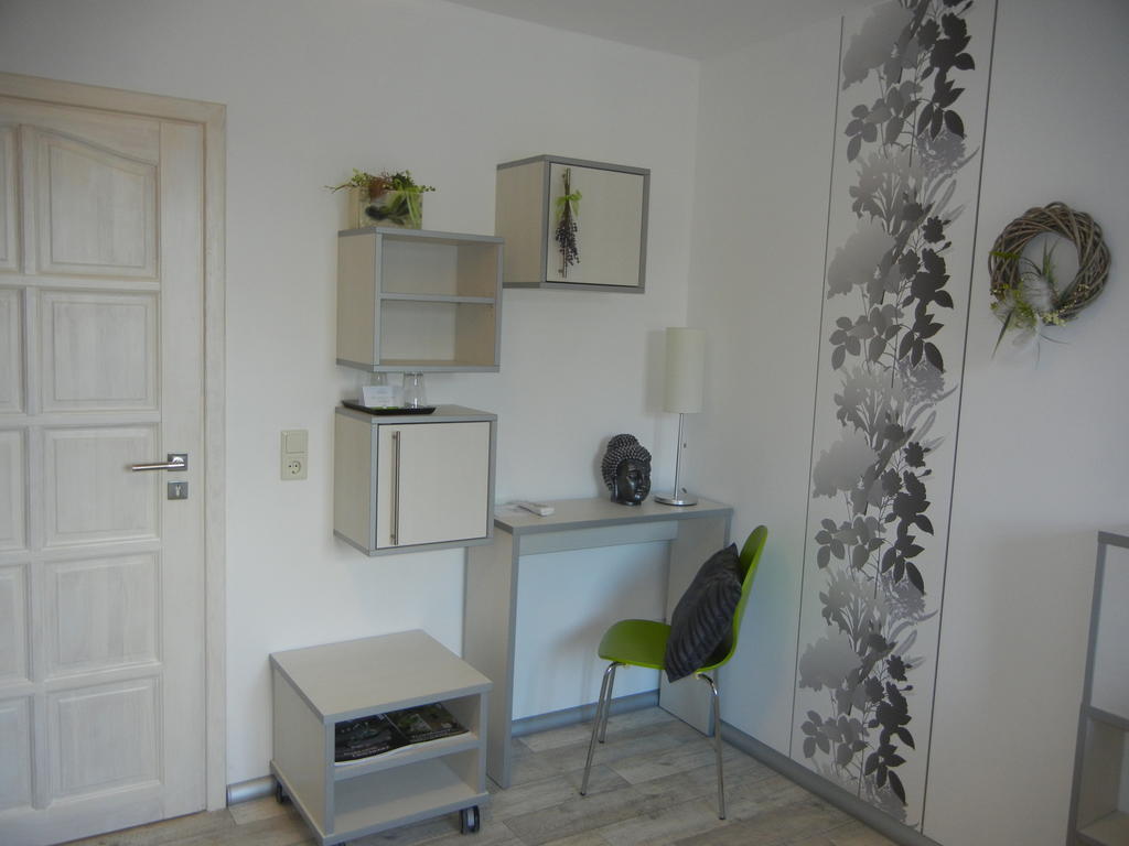 Gutshof Zum Adlernest Hotel Arnsnesta Room photo