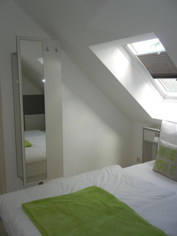 Gutshof Zum Adlernest Hotel Arnsnesta Room photo