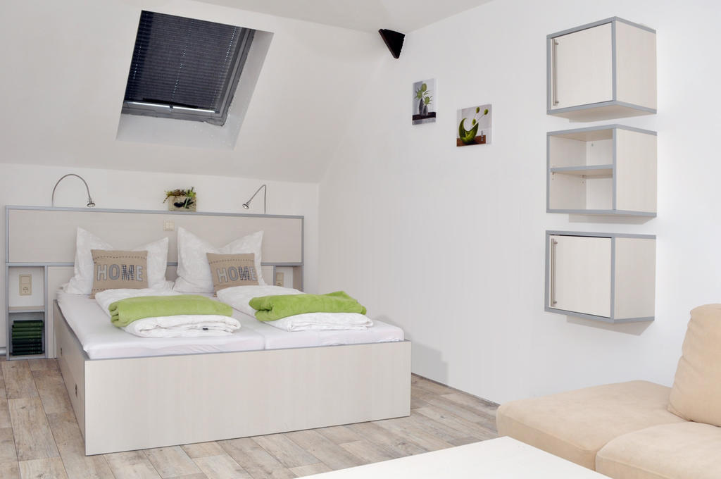 Gutshof Zum Adlernest Hotel Arnsnesta Room photo